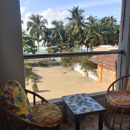 Afiki Hotel Elmina Екстериор снимка
