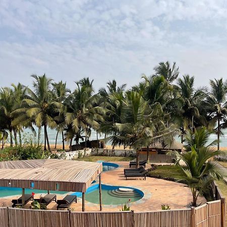 Afiki Hotel Elmina Екстериор снимка
