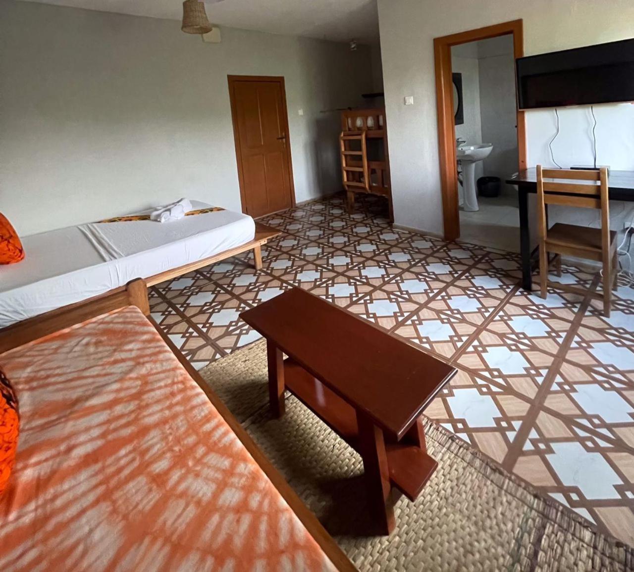 Afiki Hotel Elmina Екстериор снимка