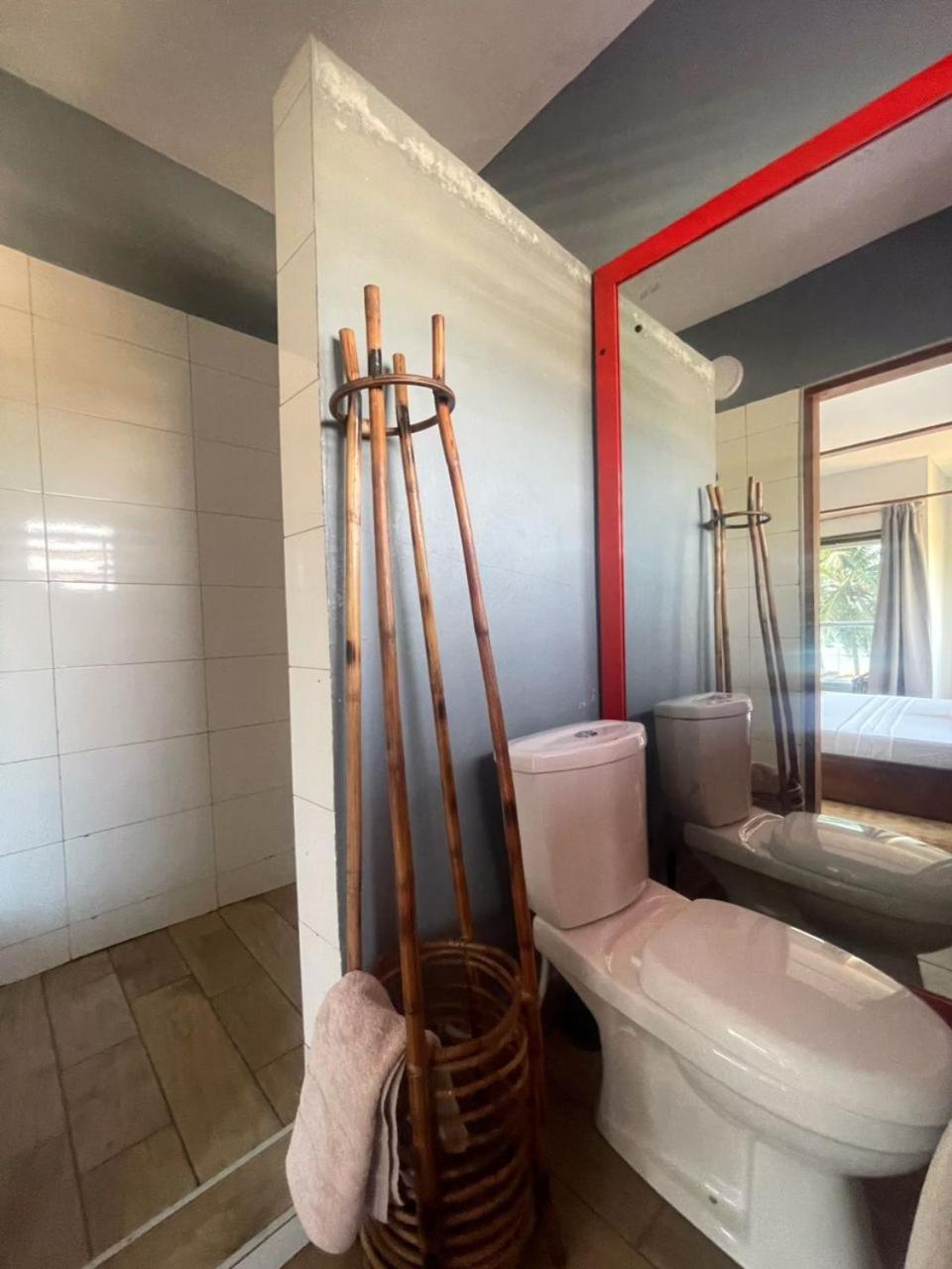Afiki Hotel Elmina Екстериор снимка