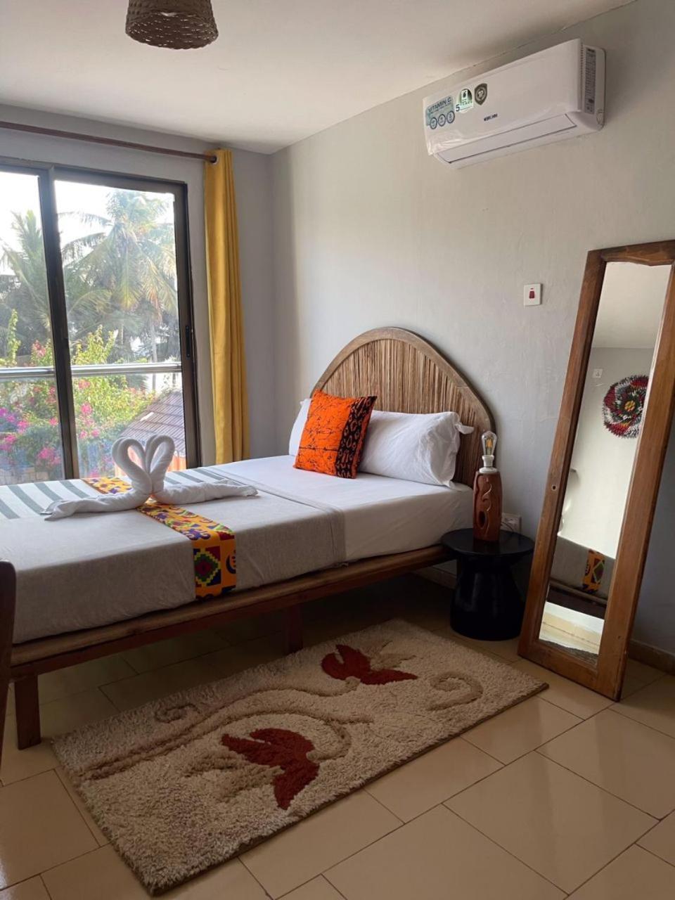 Afiki Hotel Elmina Екстериор снимка