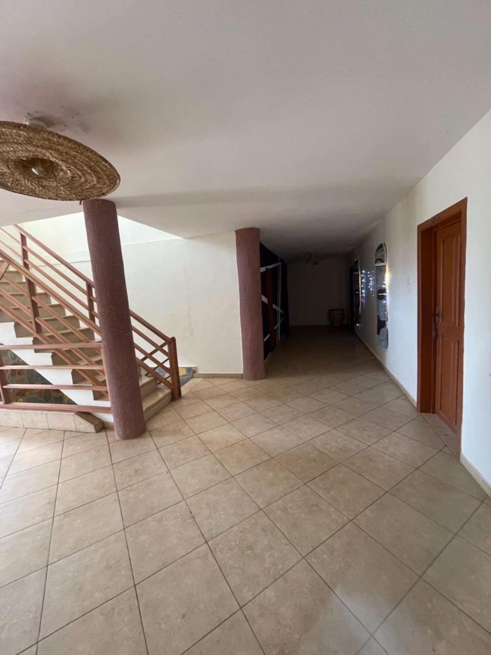 Afiki Hotel Elmina Екстериор снимка