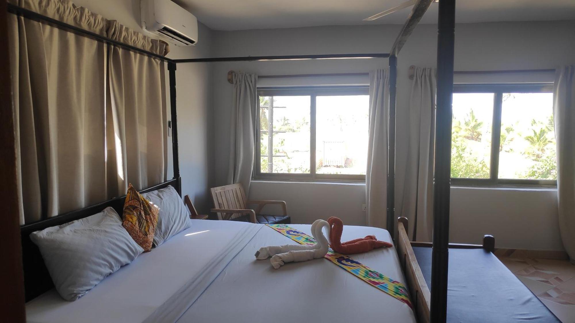 Afiki Hotel Elmina Екстериор снимка