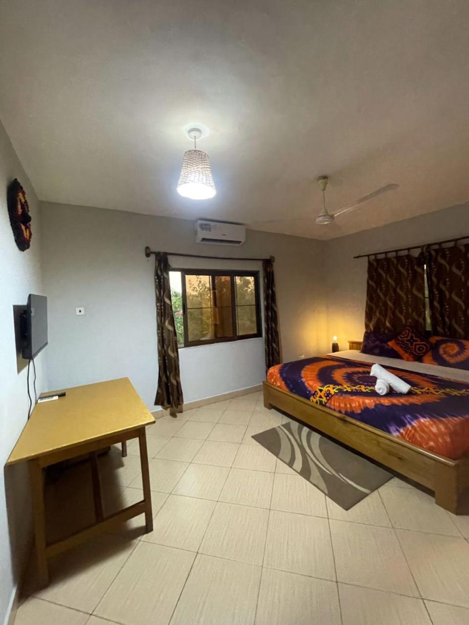 Afiki Hotel Elmina Екстериор снимка